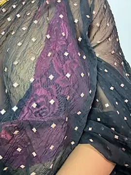 VR here 4U online show from November 8, 1:11 pm