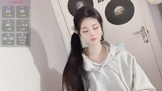 Qedgjwyz1 online show from February 17, 1:53 pm