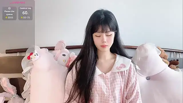 Qedgjwyz1 online show from April 13, 10:43 am