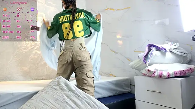 zorravioletta1 online show from December 18, 12:11 pm