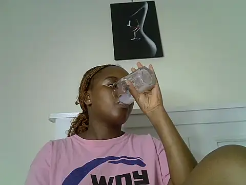 Snapshot of _nightnurse chatting on December 4, 1:31 pm nightnurse online show from December 4, 1:31 pm