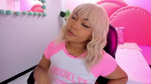 Snapshot of cherry_chel chatting on February 14, 3:47 am cherry chel online show from February 14, 3:47 am