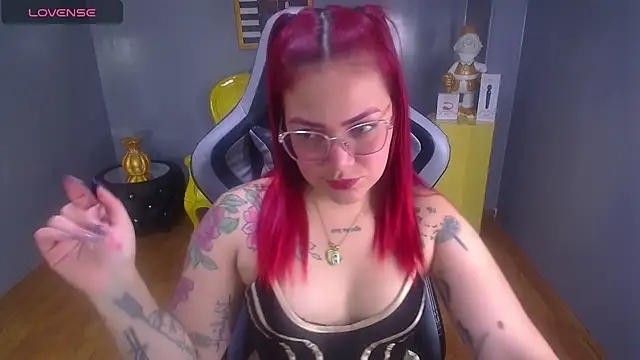 Snapshot of samm_t_ chatting on December 2, 4:20 pm samm t online show from December 2, 4:20 pm