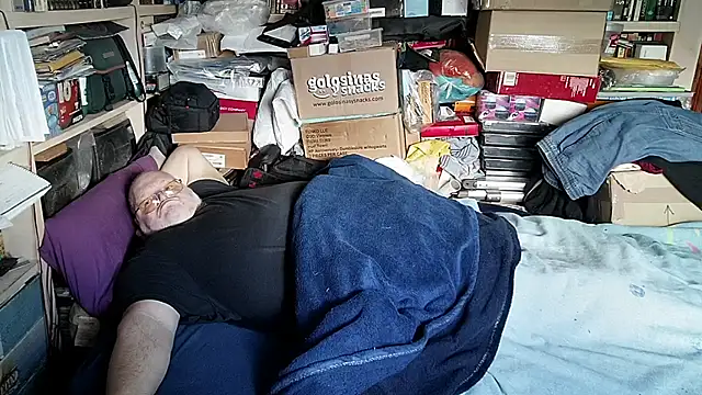 hadeszeuss2 online show from February 8, 2:42 pm