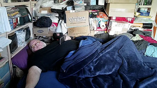 hadeszeuss2 online show from March 15, 2:34 pm