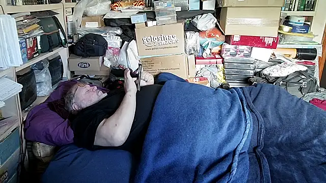 hadeszeuss2 online show from March 31, 2:06 pm