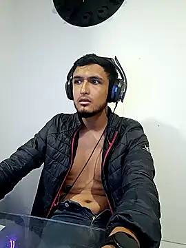 Snapshot of mosmar_20 chatting on December 19, 2:01 am mosmar 20 online show from December 19, 2:01 am