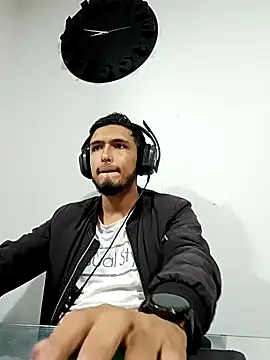 Snapshot of mosmar_20 chatting on December 22, 12:17 am mosmar 20 online show from December 22, 12:17 am