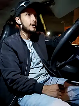 Snapshot of mosmar_20 chatting on December 24, 1:06 am mosmar 20 online show from December 24, 1:06 am