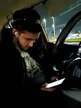 Snapshot of mosmar_20 chatting on December 24, 4:11 am mosmar 20 online show from December 24, 4:11 am