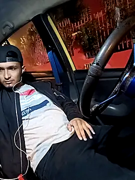 Snapshot of mosmar_20 chatting on March 19, 10:11 am mosmar 20 online show from March 19, 10:11 am