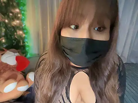 Snapshot of LunaXoxo chatting on December 10, 12:50 am LunaXoxo online show from December 10, 12:50 am