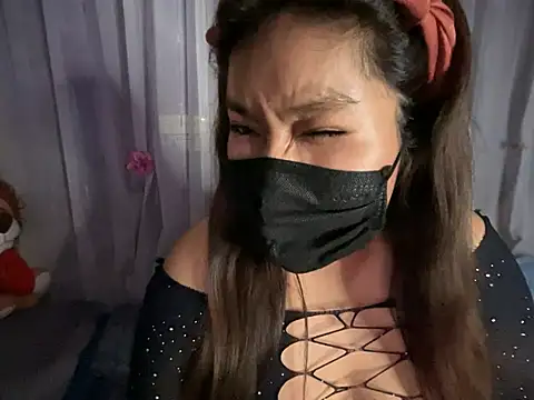 Snapshot of LunaXoxo chatting on January 11, 1:27 am LunaXoxo online show from January 11, 1:27 am