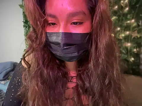 Snapshot of LunaXoxo chatting on February 21, 1:22 am LunaXoxo online show from February 21, 1:22 am