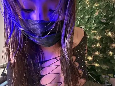 Snapshot of LunaXoxo chatting on March 1, 11:58 pm LunaXoxo online show from March 1, 11:58 pm