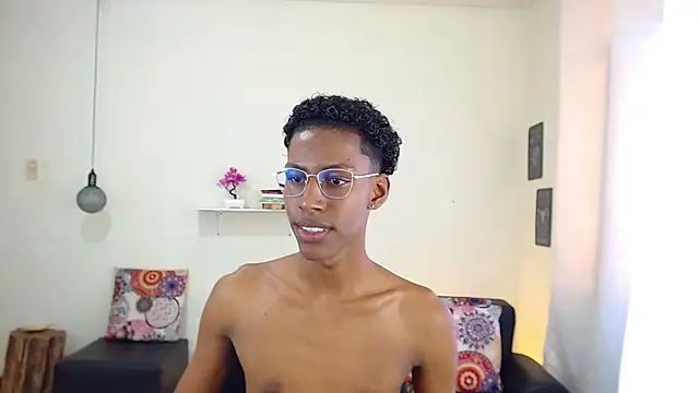 maiki18  online show from March 10, 4:46 pm