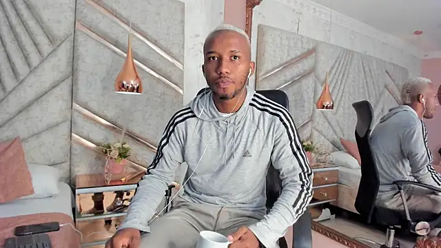 Snapshot of JamesParck chatting on February 4, 12:22 pm JamesParck online show from February 4, 12:22 pm