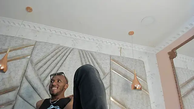 Snapshot of JamesParck chatting on February 7, 3:19 pm JamesParck online show from February 7, 3:19 pm