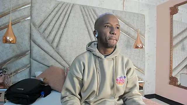 Snapshot of JamesParck chatting on February 8, 11:01 am JamesParck online show from February 8, 11:01 am