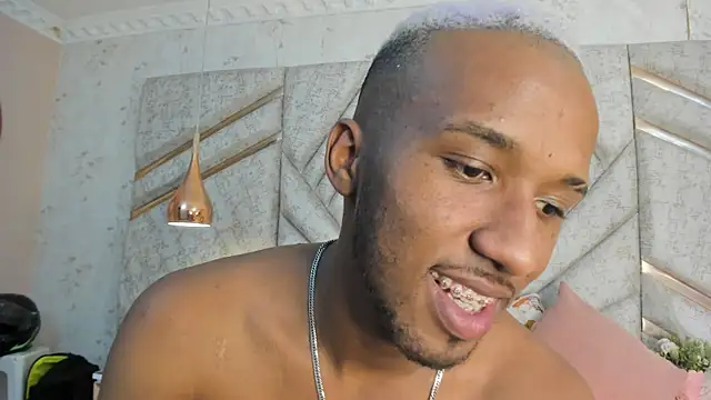 Snapshot of JamesParck chatting on February 9, 6:16 pm JamesParck online show from February 9, 6:16 pm