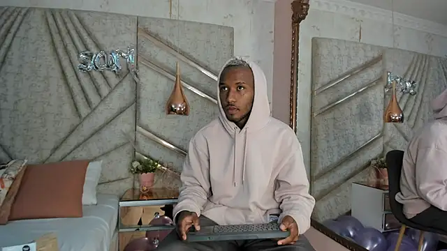 Snapshot of JamesParck chatting on February 20, 12:25 pm JamesParck online show from February 20, 12:25 pm