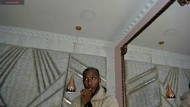 Snapshot of JamesParck chatting on February 26, 12:14 pm JamesParck online show from February 26, 12:14 pm