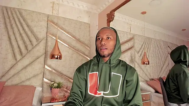 Snapshot of JamesParck chatting on March 2, 2:21 pm JamesParck online show from March 2, 2:21 pm