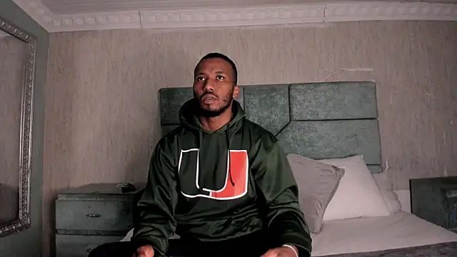 Snapshot of JamesParck chatting on February 24, 7:56 pm JamesParck online show from February 24, 7:56 pm