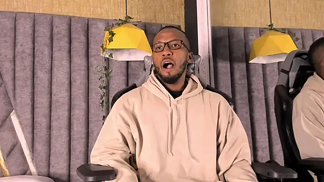 JamesParck online show from April 16, 12:11 am