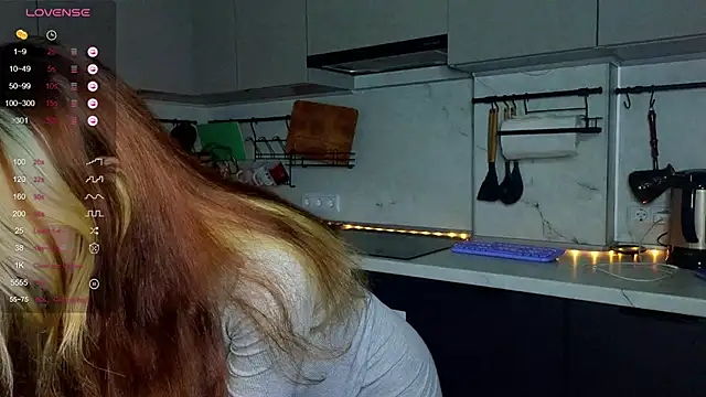 excited-kristi online show from December 19, 12:34 am