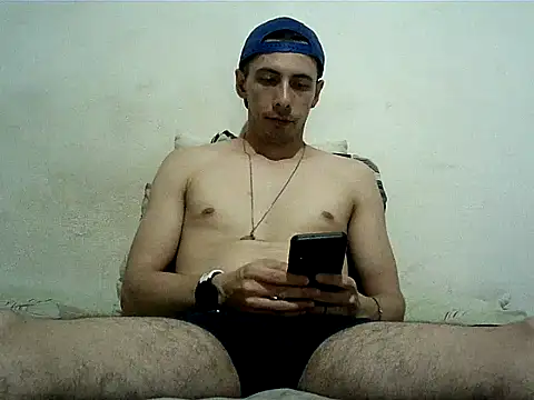 Snapshot of Twinkboy_28 chatting on March 19, 2:48 am Twinkboy 28 online show from March 19, 2:48 am
