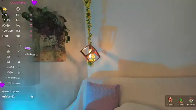 Snapshot of Ari_Baker chatting on December 14, 6:20 pm Ari Baker online show from December 14, 6:20 pm