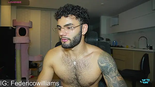 Snapshot of Derek_w chatting on December 20, 10:16 am Derek w online show from December 20, 10:16 am