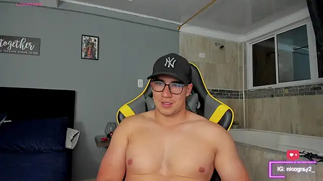 owengray2n online show from March 8, 4:56 am