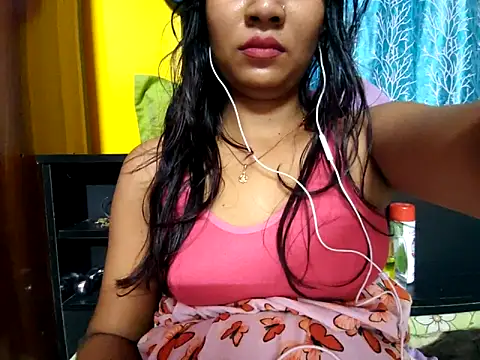 Snapshot of cutesoma2 chatting on May 28, 10:07 pm cutesoma2 online show from May 28, 10:07 pm