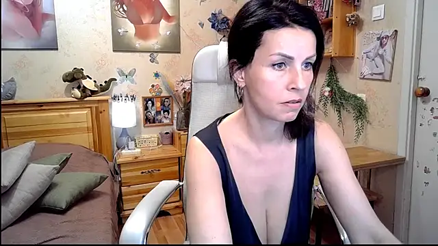 Snapshot of Kendra_Mom chatting on May 25, 1:06 pm Kendra Mom online show from May 25, 1:06 pm