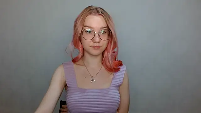 Snapshot of cindi_hot chatting on December 6, 9:54 am cindi hot online show from December 6, 9:54 am