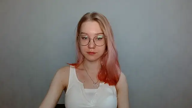 Snapshot of cindi_hot chatting on December 11, 8:04 am cindi hot online show from December 11, 8:04 am