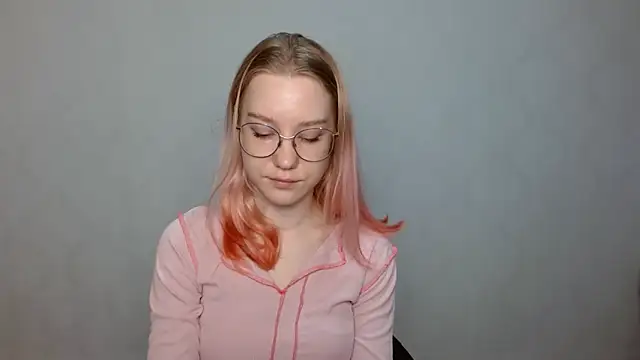 Snapshot of cindi_hot chatting on December 22, 9:55 am cindi hot online show from December 22, 9:55 am