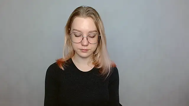 Snapshot of cindi_hot chatting on January 5, 9:15 am cindi hot online show from January 5, 9:15 am