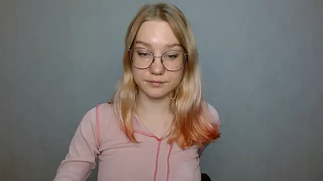 Snapshot of cindi_hot chatting on January 12, 12:44 pm cindi hot online show from January 12, 12:44 pm