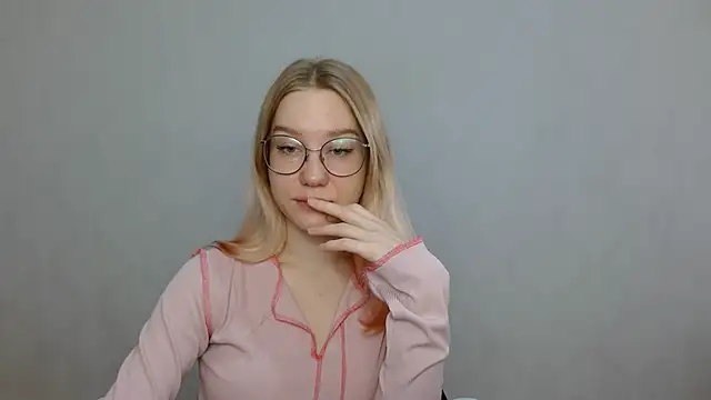 Snapshot of cindi_hot chatting on January 19, 9:33 am cindi hot online show from January 19, 9:33 am