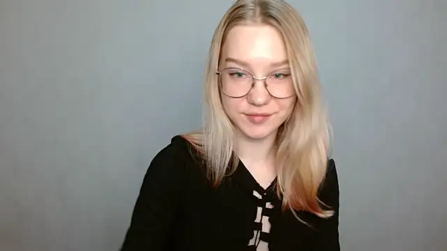 Snapshot of cindi_hot chatting on February 7, 9:47 am cindi hot online show from February 7, 9:47 am