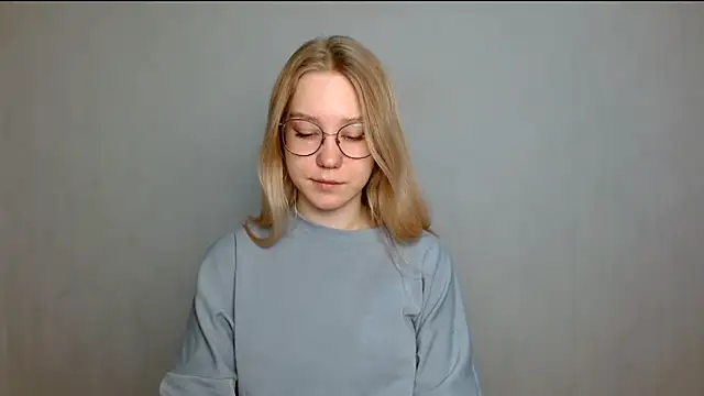 Snapshot of cindi_hot chatting on March 5, 8:21 am cindi hot online show from March 5, 8:21 am