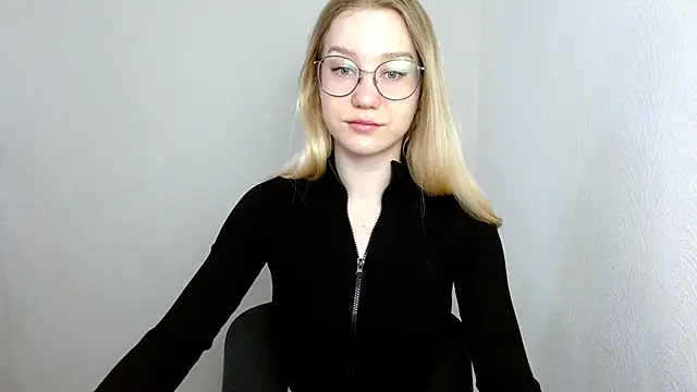 Snapshot of cindi_hot chatting on March 13, 9:10 am cindi hot online show from March 13, 9:10 am