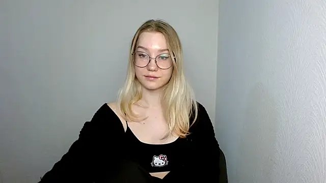 Snapshot of cindi_hot chatting on March 20, 8:09 am cindi hot online show from March 20, 8:09 am