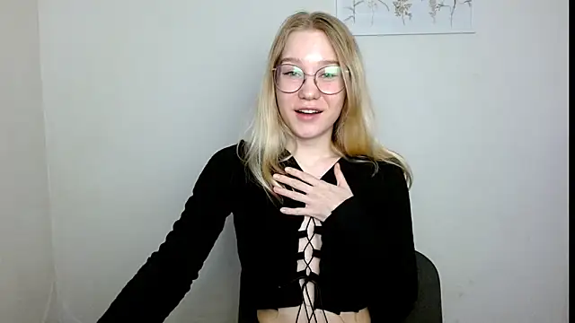 Snapshot of cindi_hot chatting on March 21, 11:33 am cindi hot online show from March 21, 11:33 am