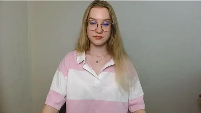 cindi hot online show from July 10, 10:29 am