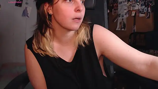 Saya sweet online show from May 3, 10:27 pm