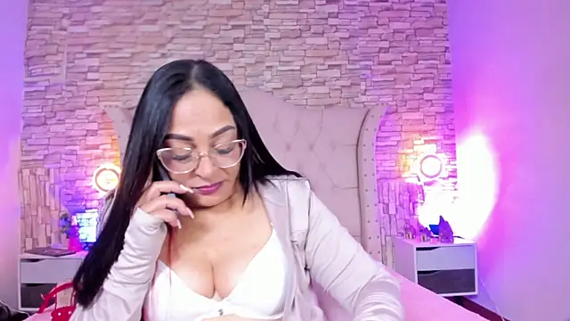 Gina Myers online show from February 5, 12:43 pm